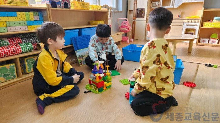 사진4_충남 거점형 돌봄 기관(유아 교육활동 사진).jpg