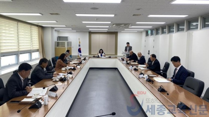 사진_충남교육청 교육사랑장학재단 2025년 상반기 이사회.jpeg