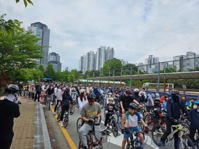 제5회 연양초 교육가족 자전거 축제 성료 사진3.jpg