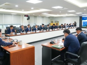 "안전한 학교 만들기 총력 대응." 충남교육청, 학교폭력 대응 체계 강화와 재발 방지 대책 위한 긴급 확대간부회의 개최