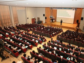 "교육가족과 함께 IB 교육을 묻고 답하다!" 윤건영 교육감, 충주미덕중에서 교육감과의 대화  개최