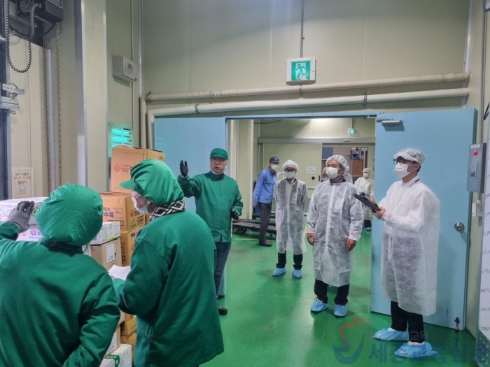 사진2_충남교육청, 충청남도청과 함께 시·군 학교급식지원센터 합동점검.JPG