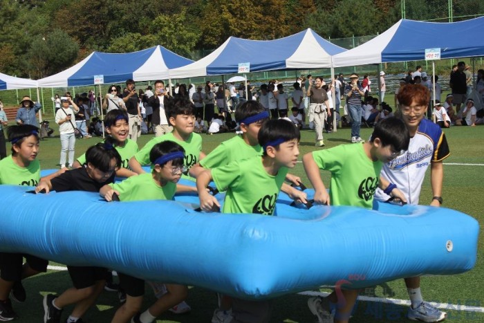 참샘초, 온 세대가 함께 뛰는 ‘2025 참샘 한마음체육대회’ 성황리에 개최4.jpg