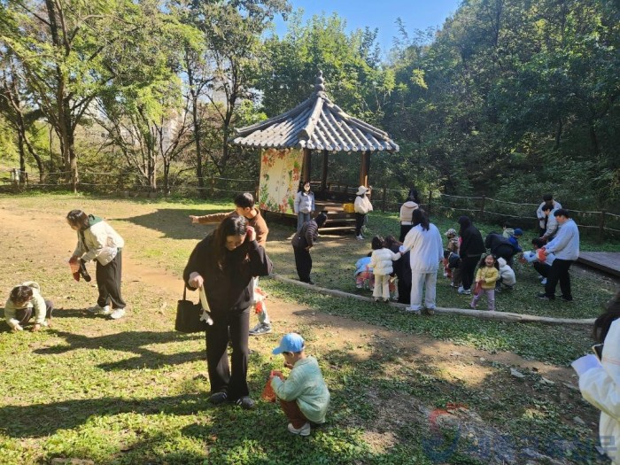 가득유치원, 가을 장군산에서 함께 배우고 성장하다4.jpg