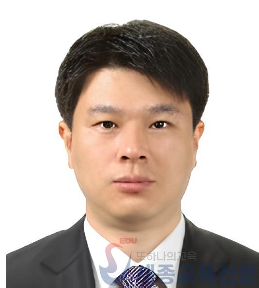 사진(충남교육청 부교육감 최창익).jpg