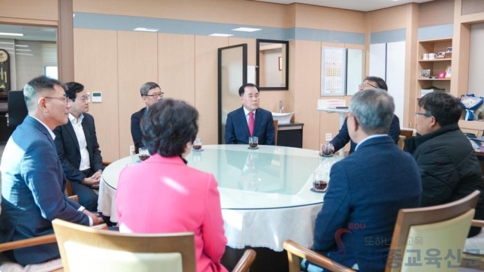 사진_충남교육청, 화재 피해 학생 가정에 따뜻한 위로 전해.JPG