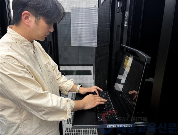 교육행정데이터통합관리시스템 점검 현장.jpg