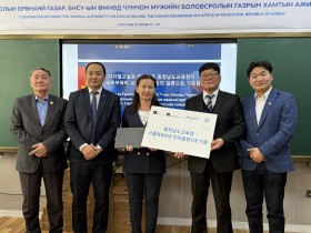충남교육청, 몽골에 전자칠판·크롬북 60대 전달…"디지털 격차 해소"